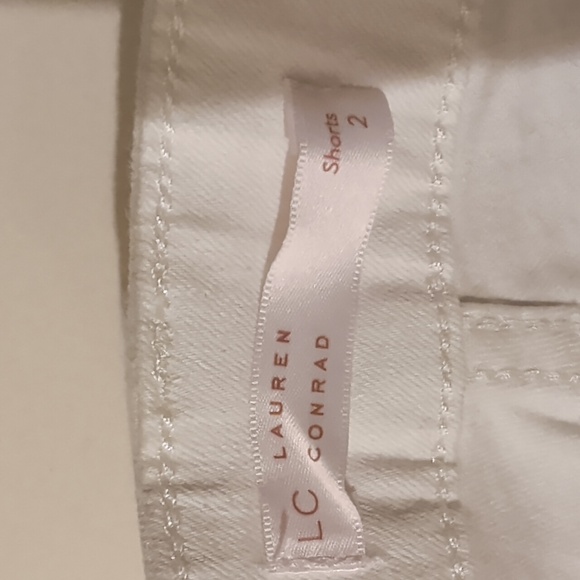 LC Lauren Conrad White Cuffed Short, High Rise. Size 2 Women - Picture 2 of 11